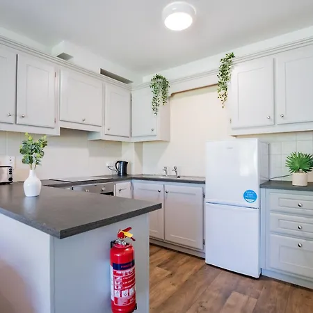 Apartment 92 - Large 2 Bedroom *